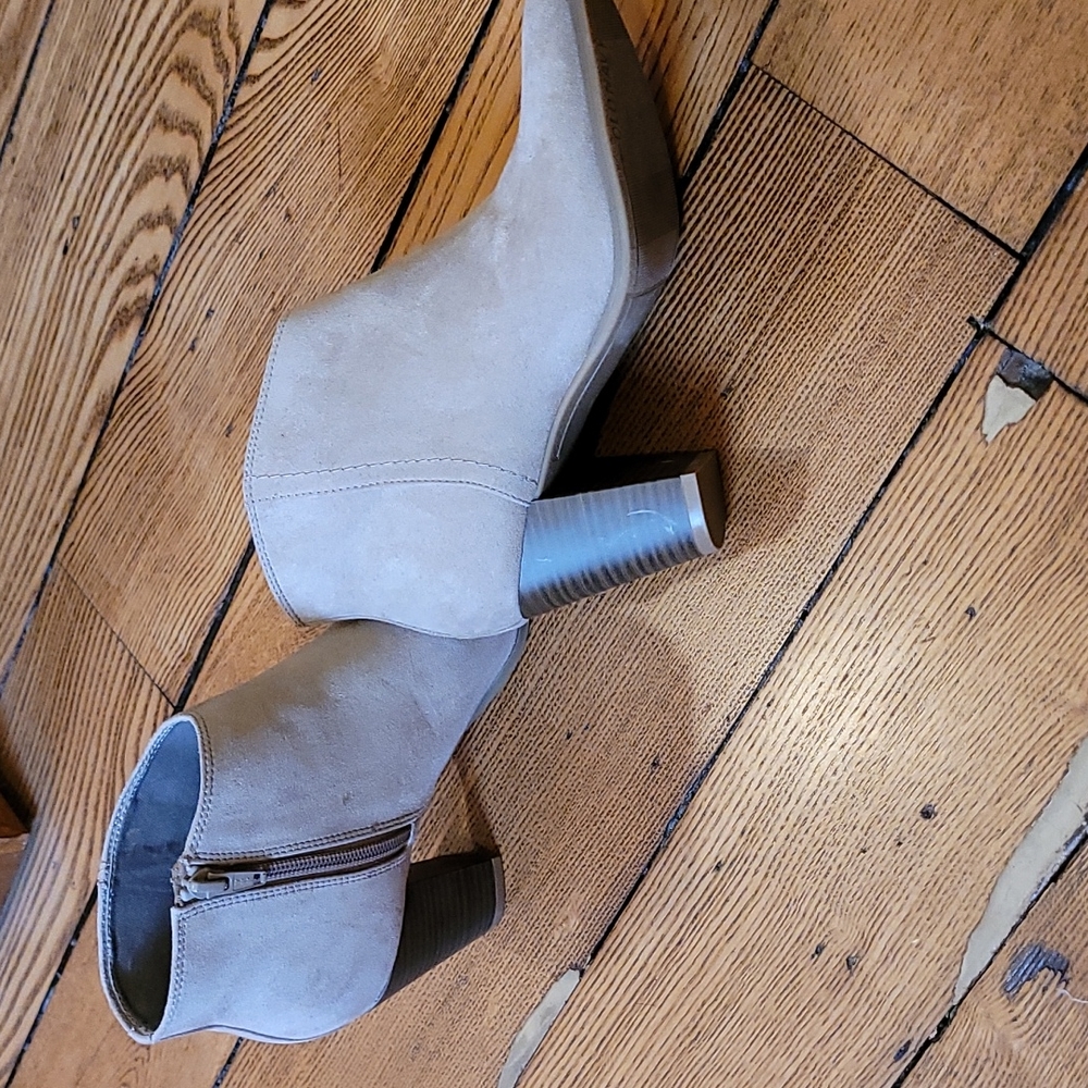 Taupe boots